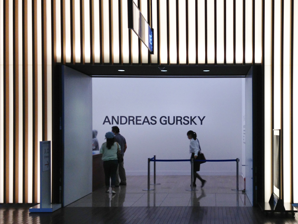 ANDREAS GURSKY／入り口