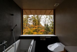 メインバスルームの窓